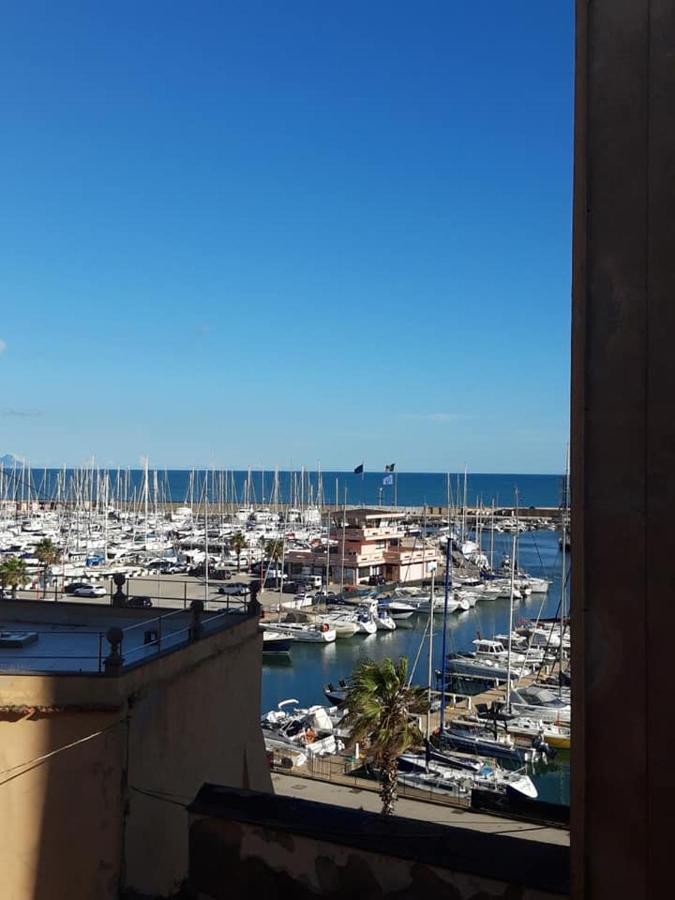 Casetta Nel Borgo Storico Daire Nettuno Dış mekan fotoğraf